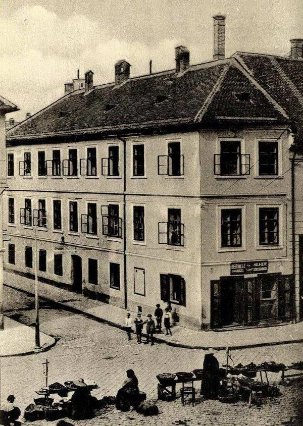 Das Haus am Kotzenmarkt 150, Eck Hirschergasse-Neugasse. Im Parterre befand sich das Restaurant Hügel